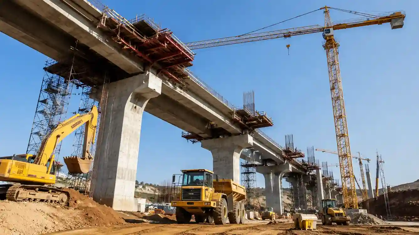 Classification BTP Maroc — chantier d'infrastructure de grande envergure illustrant les classes supérieures